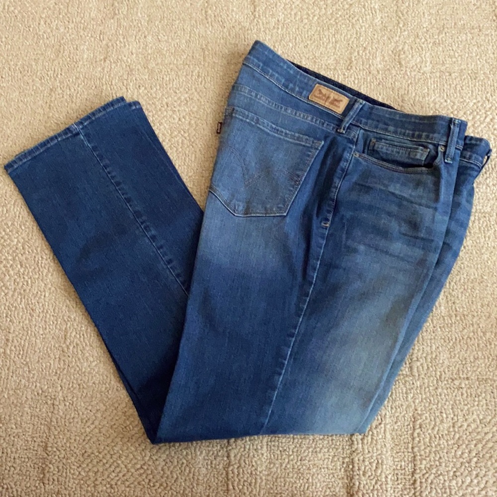 Women’s Levi’s Jeans (Curvy and Straight Leg), Great Buy, Size: 32/30
